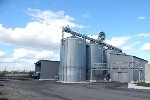 Агрохолдинг (СХП) «Мокрое» заканчивает строительство зернового элеватора при железнодорожном терминале в городе Лебедяни Липецкой области